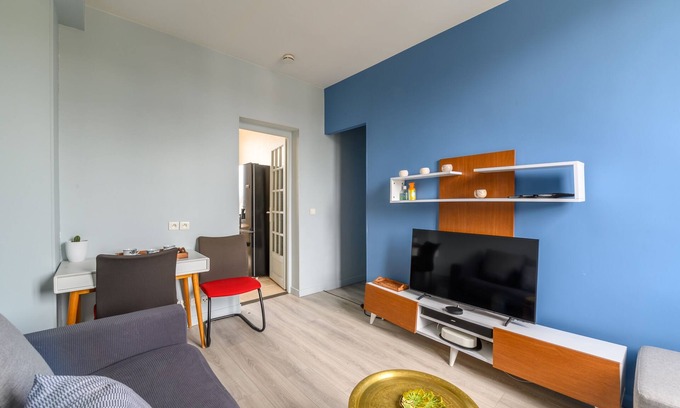 Stains Apartment | Azurine - Appt pour 4 proche de Paris