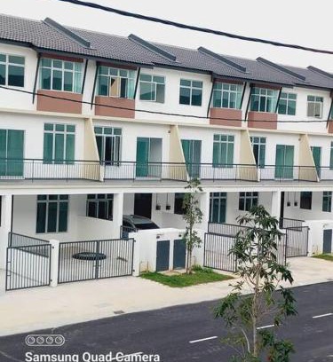 Rawang House | Azzahra Homestay Scientex Kundang Jaya