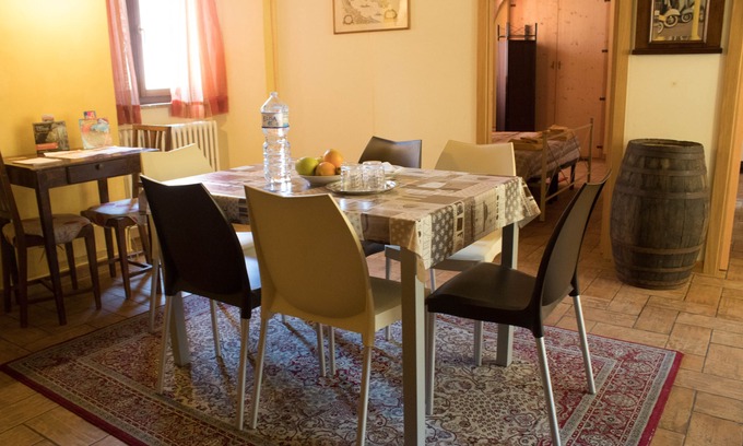Cupramontana Apartment | B&B Lo Sfizio Delightful holiday home in a historic 18th century Cupramontana building