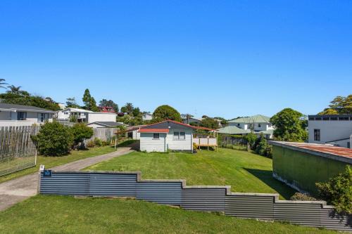 Waiotahi House | Back to the Beach Bach