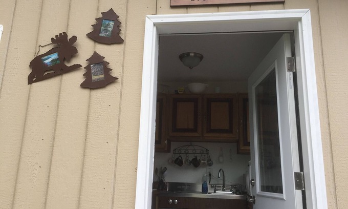 Ridgeway Cabin | Back Woods Cabin. End Of The Road, Quiet.