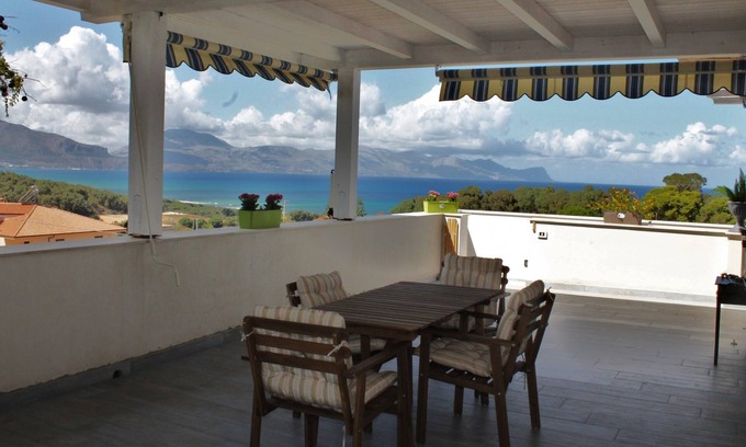 Balestrate Apartment | Baia del Sol - Balestrate Apartment - Holiday Home - Entire floor in the villa