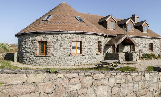 Wild Atlantic Way Cottage | BAILE NA CILLE, pet friendly in Lettermullen, County Galway