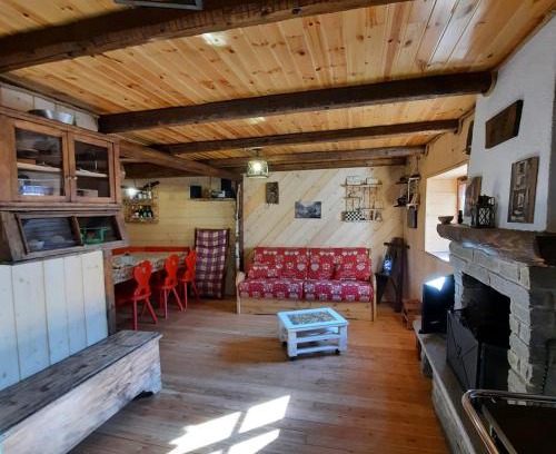 Premana Ski Chalet | Baita Autentica - Your Mountain Holiday