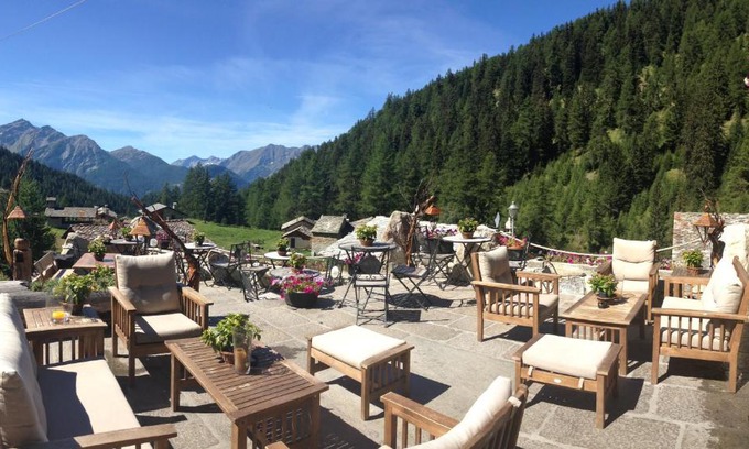 La Salle Hotel | Baita La Jolie Bergere