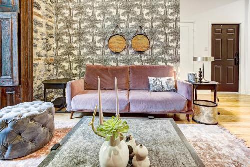 Latin Quarter Apartment | Bakan - Quartier des Spectacles