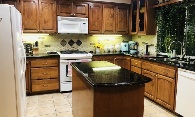 Temecula House | Balloons and Wine