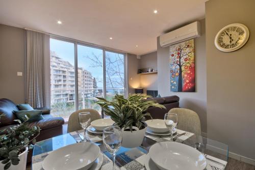 Il-Balluta House | Balluta Bay Beach house with Seaviews