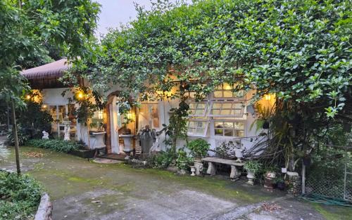 Mae On House | Balmy Hideout Cafe'& Homestay