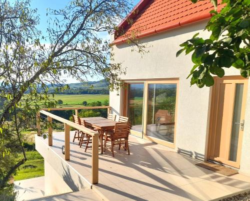 Kaptalantoti House | BaLOVEon Birtok