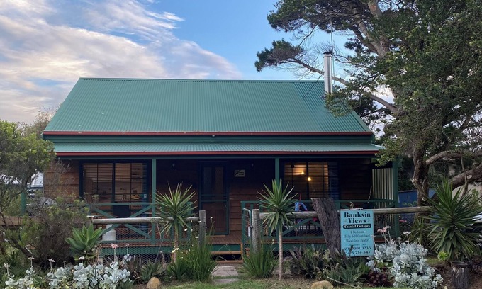 Sandy Point Cottage | Banksia Views Coastal Cottage