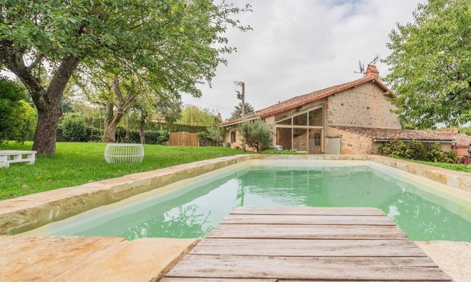 Chateau-Larcher House | Baptresse : cottage of charm with swimming pool