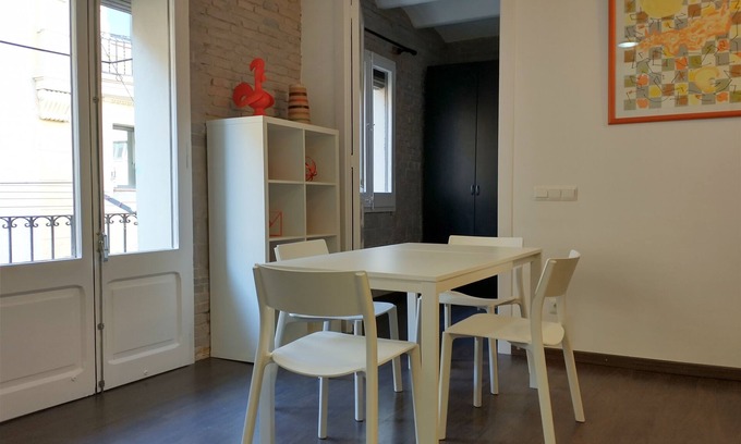 Barceloneta House | Barceloneta apartment with balcony