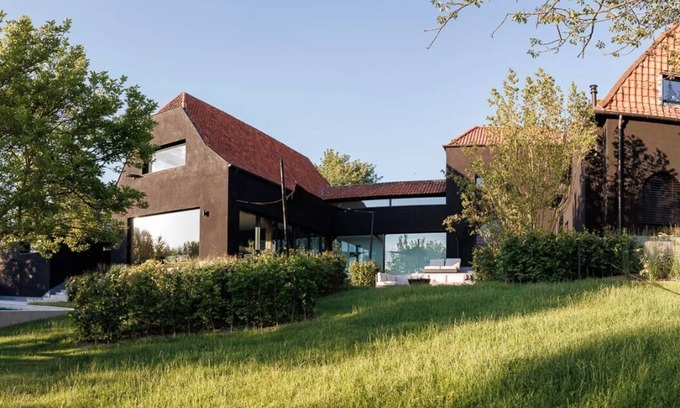 Sint-Laureins-Berchem House | Barefoot to luxury and warmth