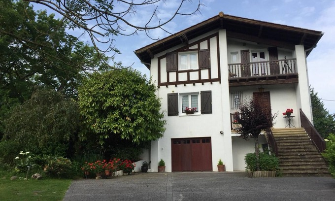 Sare Villa | Basque style Sare in the Basque Country