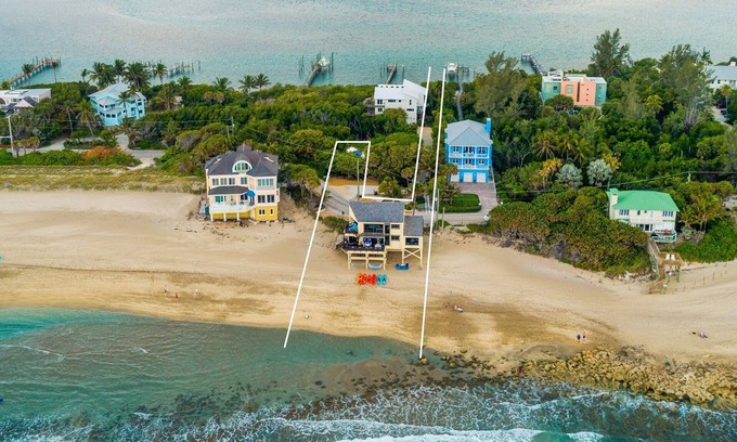 Stuart House | Bathtub Beach Retreat: 8BR/4BA Ocean-to-River w/heated pool +Elevator Discounts!