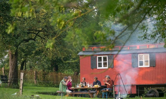 Lennestadt Other | Bauwagen unterm Birnbaum