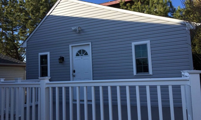 Town Bank Cottage | Bay Front Cottage in Historic Townbank
