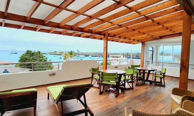 Bahia de la Academia House | BAY VIEW HOUSE