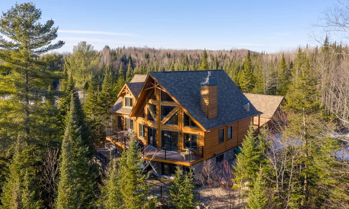 Amherst Ski Chalet | Baycliff Kanata Tremblant (257)