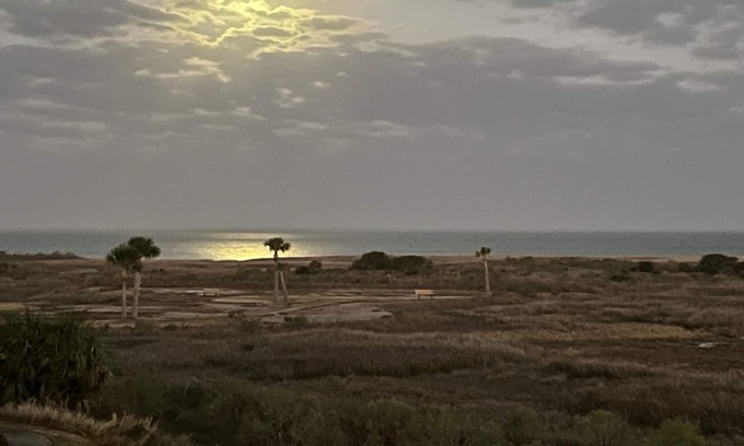 Red Fish Cove Condo | Bayfront condo on Galveston's West Bay in the Pointe West Community