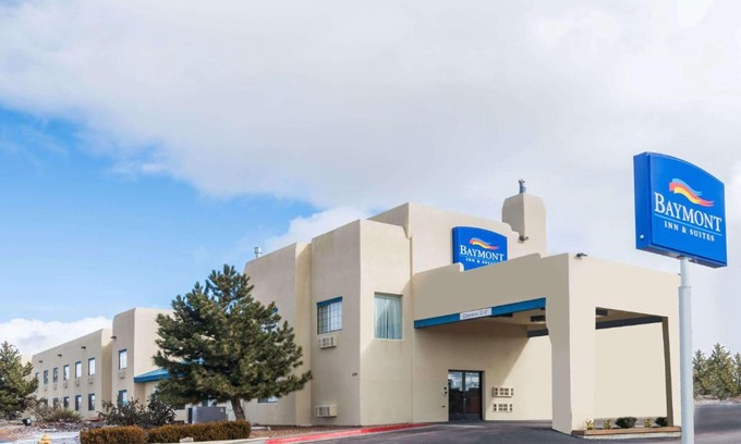 Southside Hotel | Baymont by Wyndham Santa Fe
