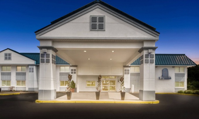 Westampton Hotel | Baymont by Wyndham Westampton
