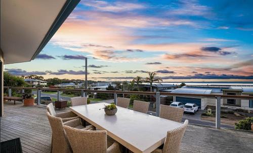 Corinella House | Bayside Oceanview Getaway