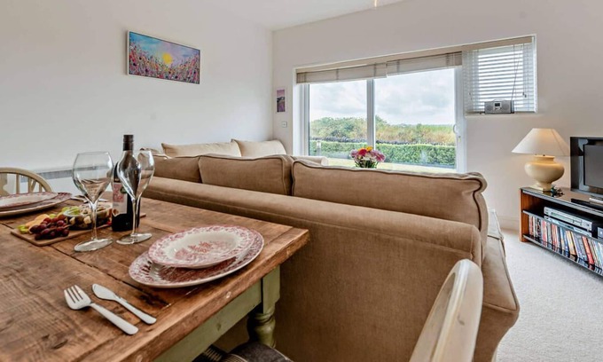 Crynant Apartment | Bayview Apartment - Machynys