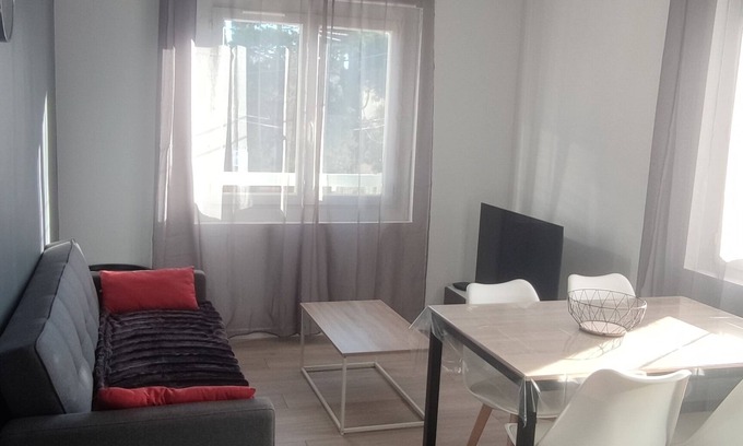 Le Port Apartment | Beach apartment on the Mediterranean