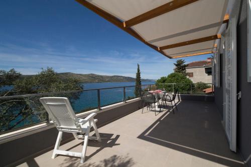 Seget Vranjica Apartment | Beach Apartment More