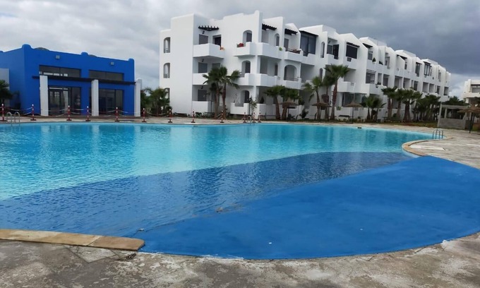 El Mansouria Apartment | Beach apartment with sea view and swimming pool