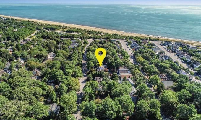 The Pines House | BEACH BLOCK IN THE PINES!