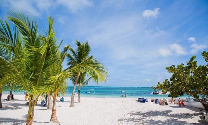 Playa Bibijagua Apartment | Beach Condo 3 mins walking distance from the beach, Amazing Pool 2BR Gated Comm.