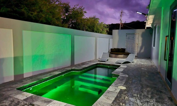 Jobos House | Beach Home, ¡Amazing beach location! , walk to the beach. Family & Friends home.