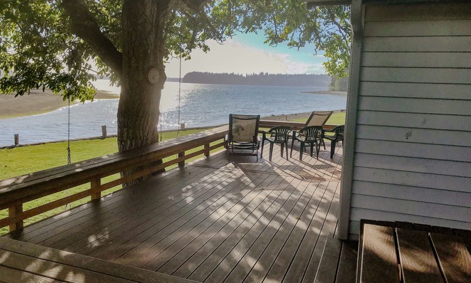 Anderson Island House | Beach house on the bay with pickleball court