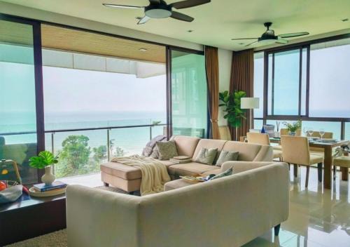 Chakphong Apartment | Beach Penthouse - 3 BR, Jacuzzi, Marriott pool access