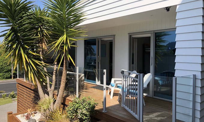 Tairua Cottage | Beach Pod Studio - Tairua Bach