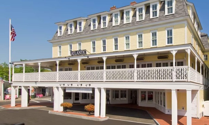 York Beach Condo | 🏖️BEACH STREET RETREAT~ OCEAN VIEW 2BR- 2BA condo in ❤️ of Short Sands Village!