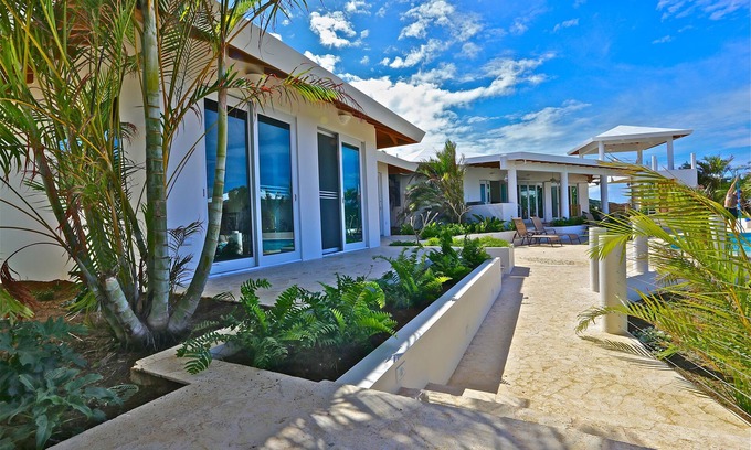 Fraile House | Beach vibes by the sea side