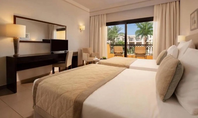 El Quseir Resort | Beach + Waterpark | Pool, Dining Options, Spa & Sports Courts