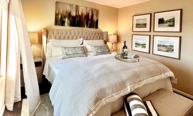 Imperial Beach Apartment | Beachbreak Deluxe Getaway Designer Suite