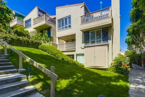 Solana Beach Apartment | Beachfront feat Private Den SS166