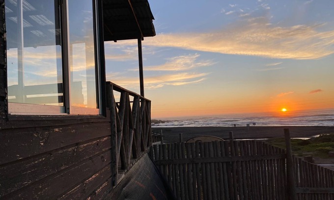 Puertecillo Ski Chalet | Beachfront House/Surf & Sun in Pichilemu- Infiernillo. Pet Friendly!