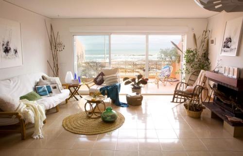 Sueca Villa | Beachfront House, Valencia, Wifi, Paddle Surf Board, Incredible Views