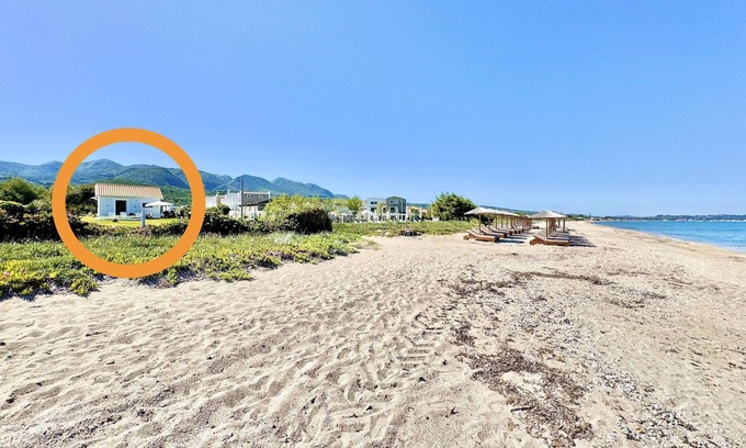 Acharavi Villa | Beachfront Villa Stato Da Mar Romantic