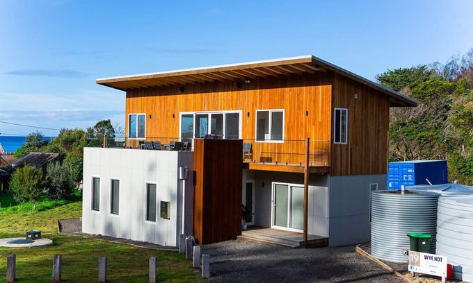 Separation Creek House | Beachside luxury living in Wye River-perfect for the family or groups of friends