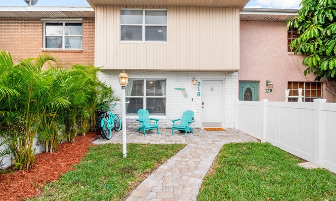 Cape Caneveral Beach Gardens House | Beachside Space Coast Townhouse, walk to the beach, pet friendly