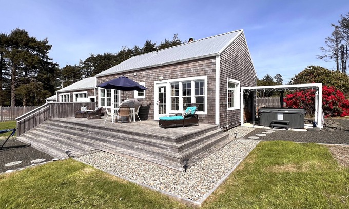 Moclips House | beachy cottage w/ocean views, enclosed yard, hot tub & nearby beach access