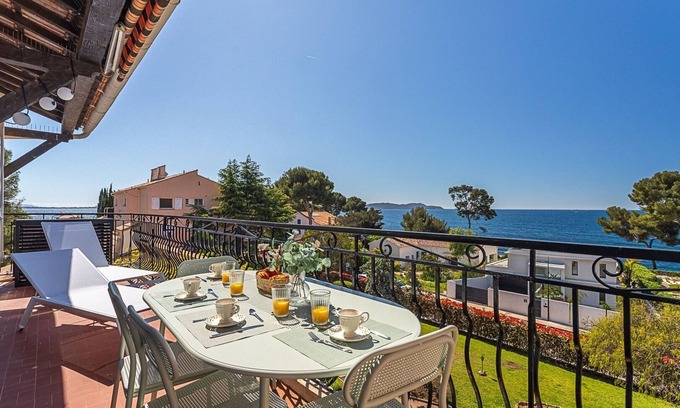 Carqueiranne Apartment | Beau Rivage - 7min à pied de la Plage